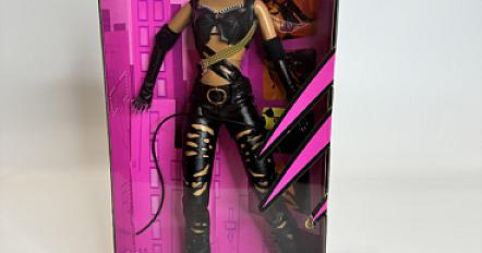 Женщина-кошка Barbie