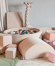 Basen z kulkami (tylko błagam nie jakiś jebitnie wielki)