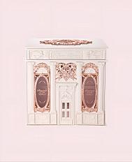 Велика скриня Strawberry Cupid від Flower Knows